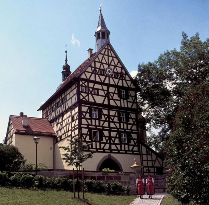 Turmstueble Im Torhaus Von 1545 Burgbernheim Exterior foto