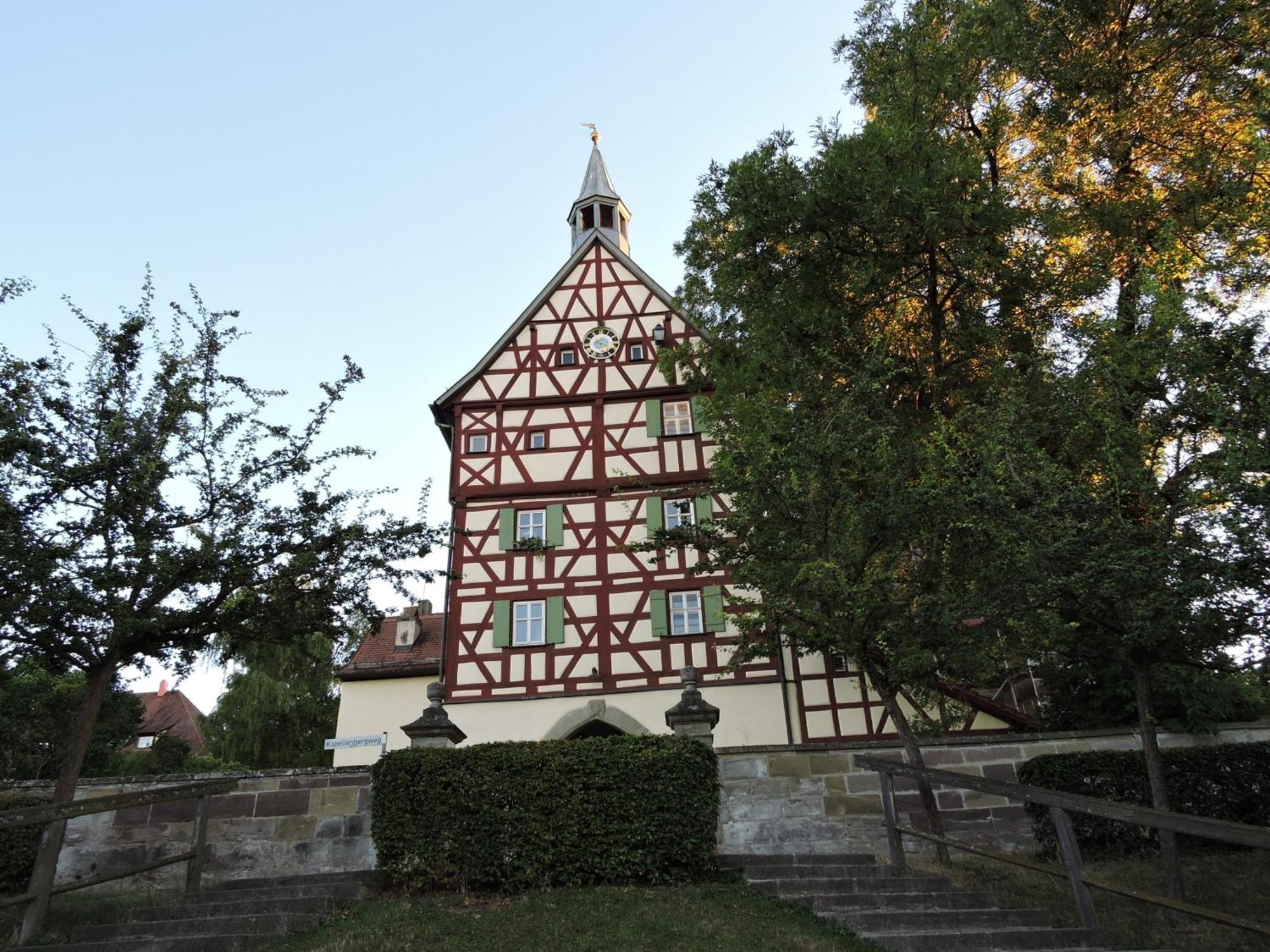 Turmstueble Im Torhaus Von 1545 Burgbernheim Exterior foto